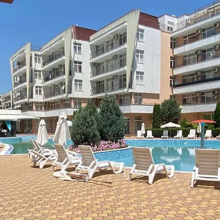 Grand Kamelia Sunny Apartment