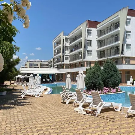 Grand Kamelia Sunny Apartment