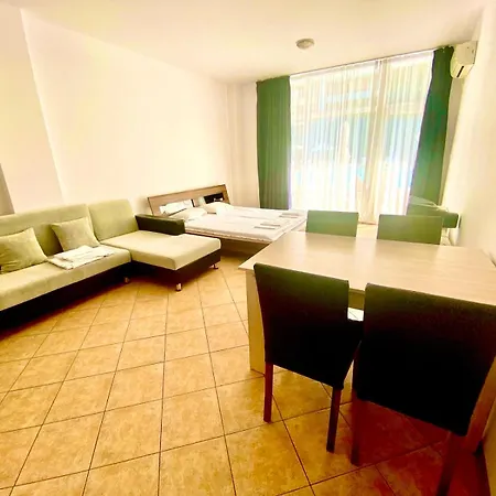 Grand Kamelia Sunny Apartament *